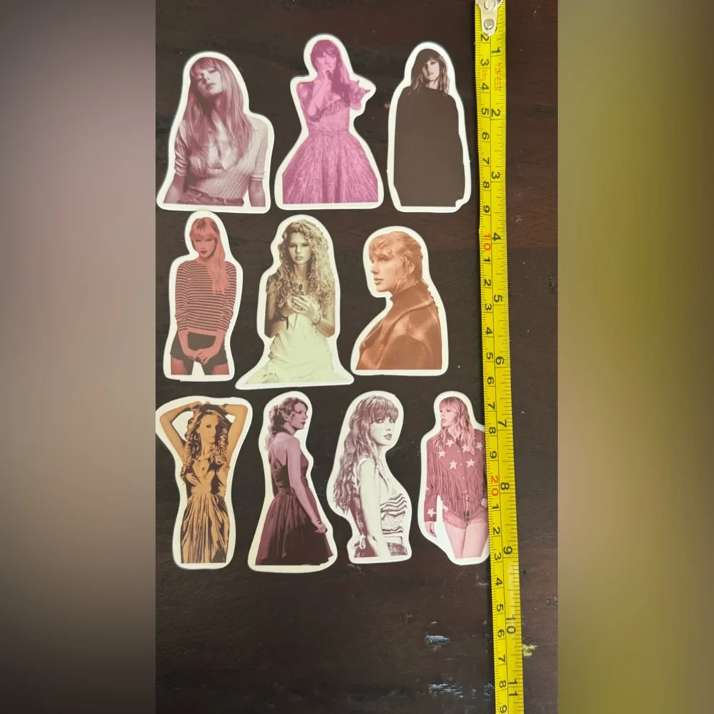 10 Taylor Swift cupcake toppers